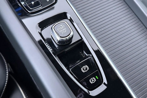 Volvo XC60 T6 Plus Black Edition | Harman/Kardon | Panoramadak | 21 Inch | Head-Up