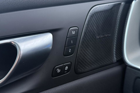 Volvo XC60 T6 Plus Black Edition | Harman/Kardon | Panoramadak | 21 Inch | Head-Up