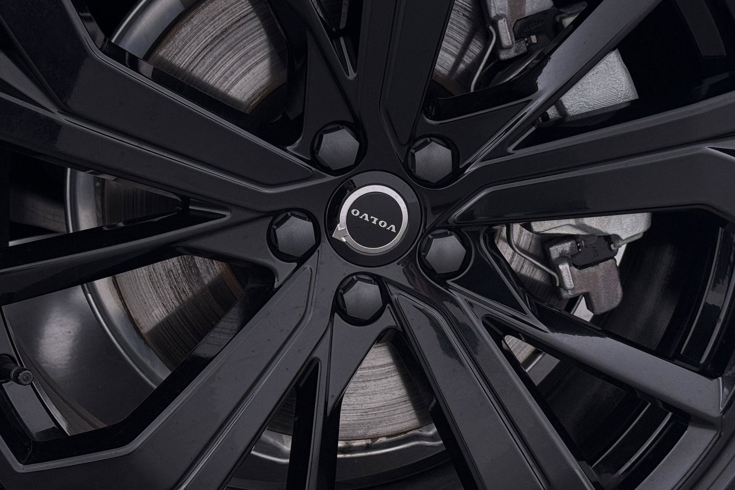 Volvo XC60 T6 Plus Black Edition | Harman/Kardon | Panoramadak | 21 Inch | Head-Up