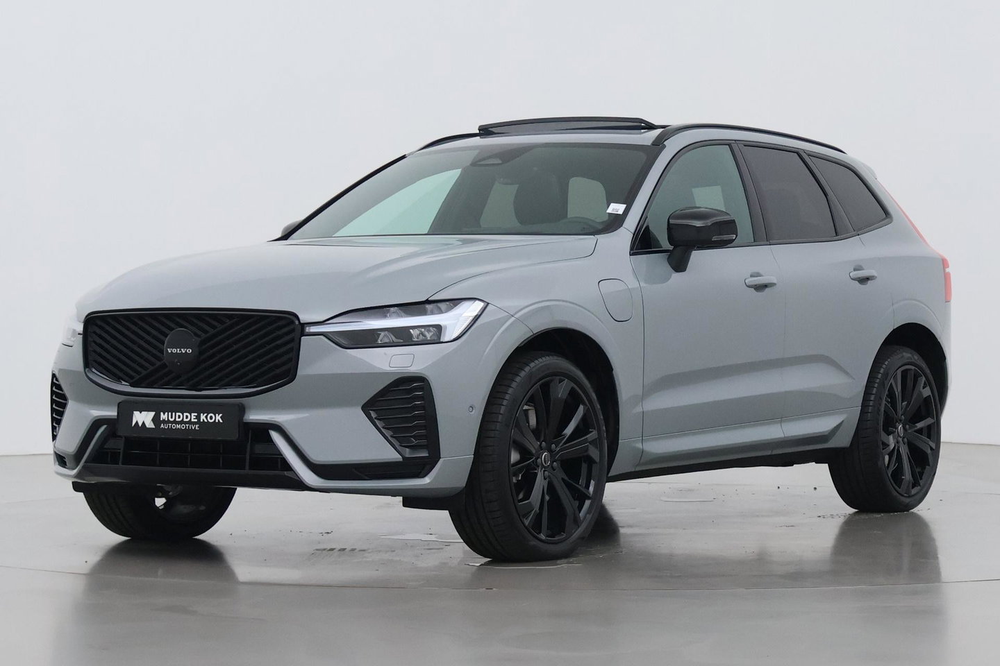 Volvo XC60 T6 Plus Black Edition | Harman/Kardon | Panoramadak | 21 Inch | Head-Up