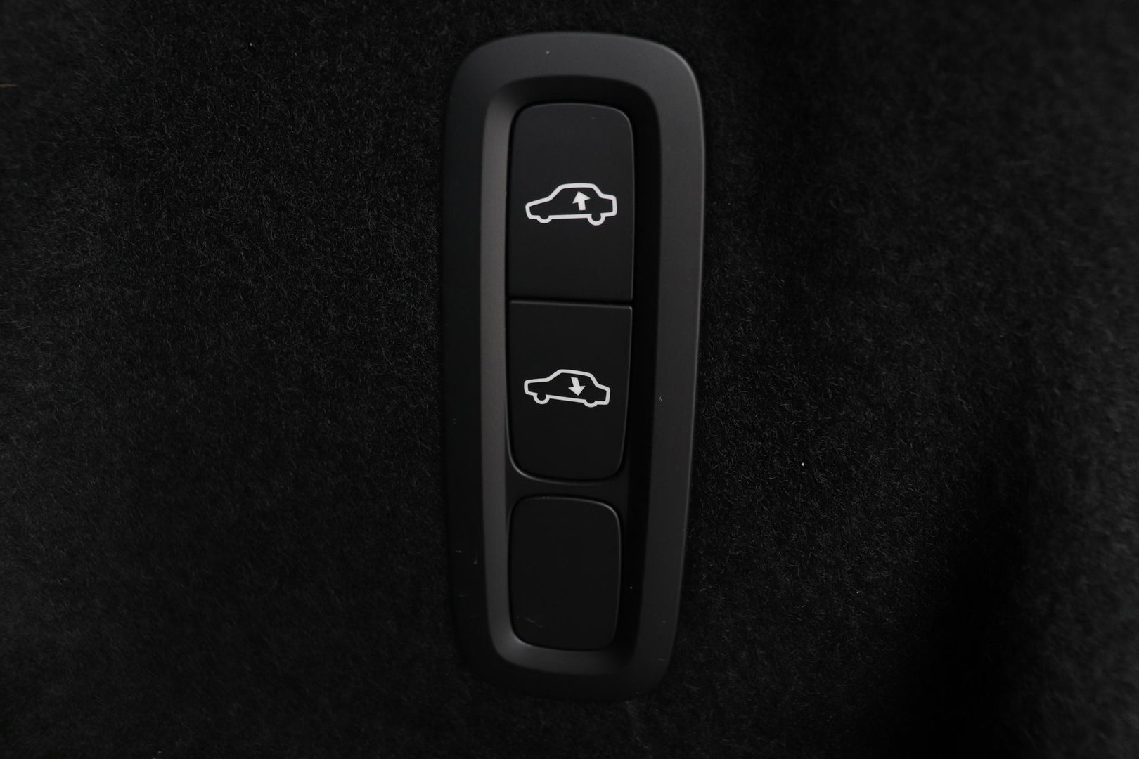 Volvo XC60 T6 Plus Black Edition | Luchtvering | Stoelventilatie | Bowers & Wilkins | Head-up | Stoelventilatie
