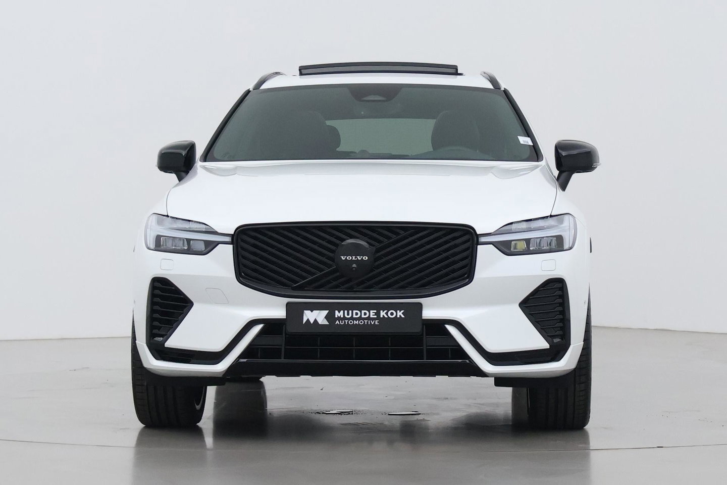 Volvo XC60 T6 Plus Black Edition | Luchtvering | Stoelventilatie | Bowers & Wilkins | Head-up | Stoelventilatie