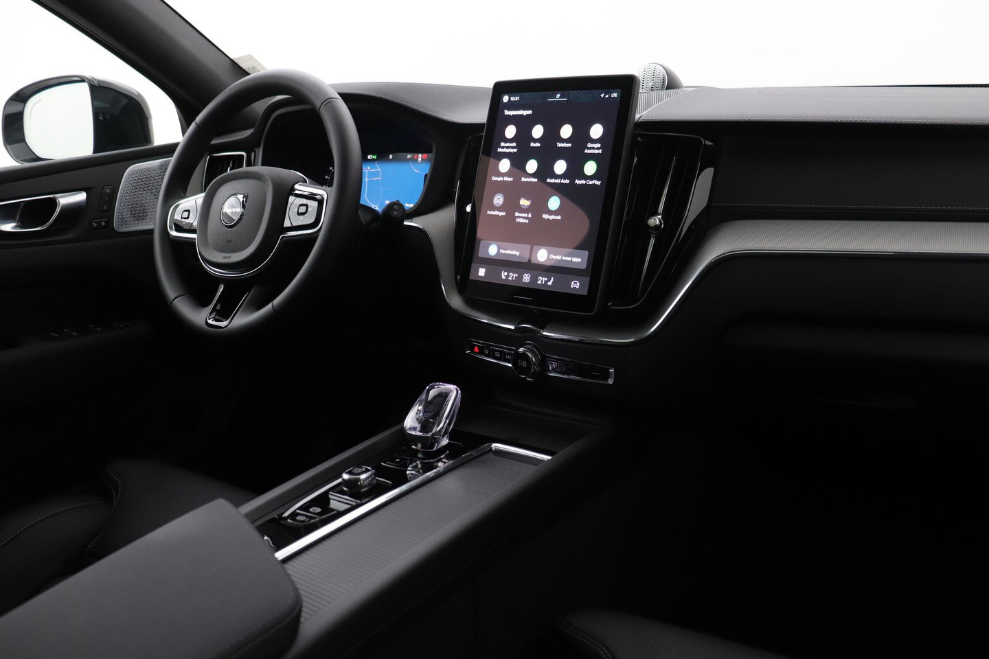 Volvo XC60 T6 Plus Black Edition | Luchtvering | Stoelventilatie | Bowers & Wilkins | Head-up | Stoelventilatie