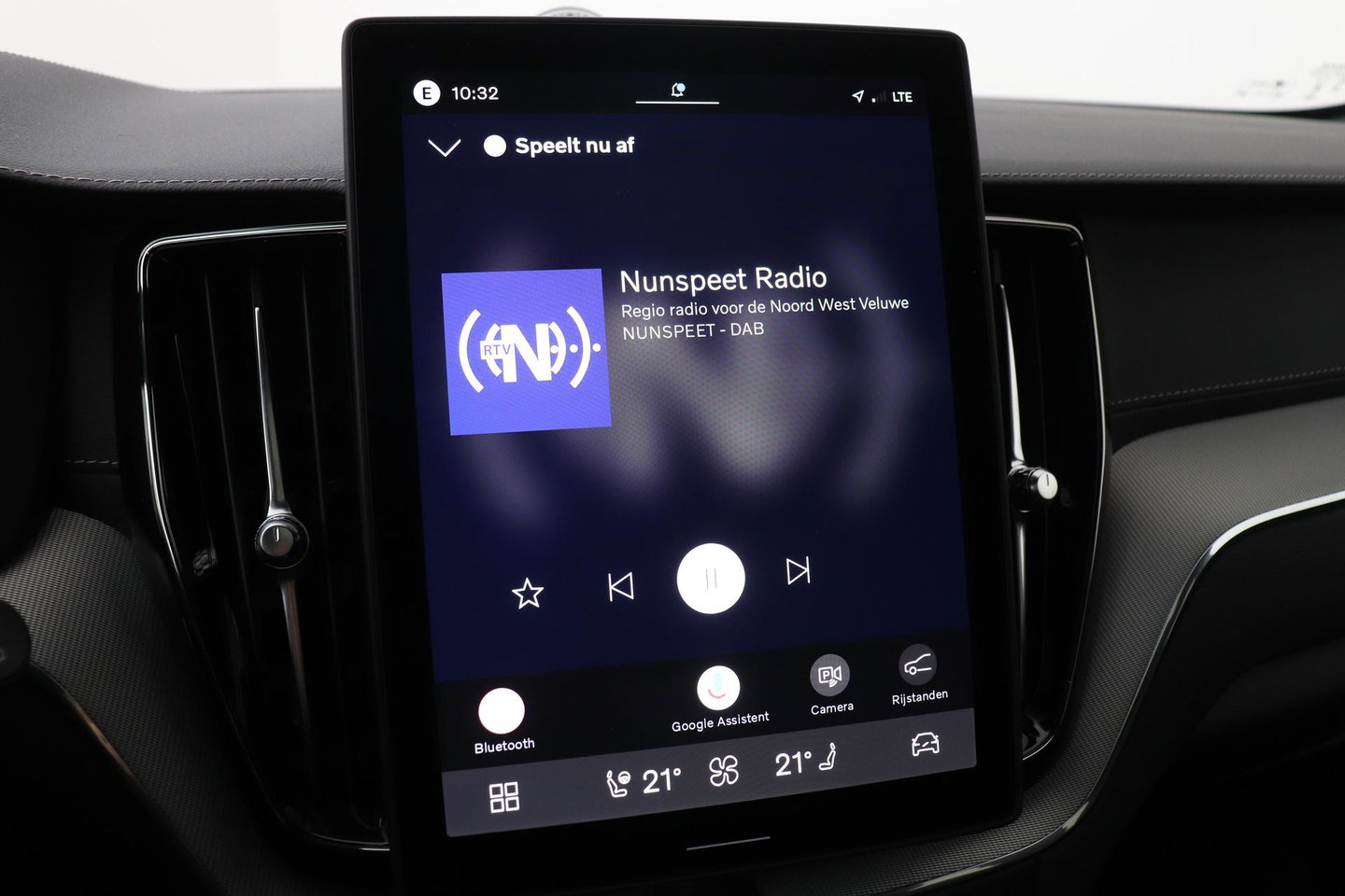 Volvo XC60 T6 Plus Black Edition | Luchtvering | Stoelventilatie | Bowers & Wilkins | Head-up | Stoelventilatie
