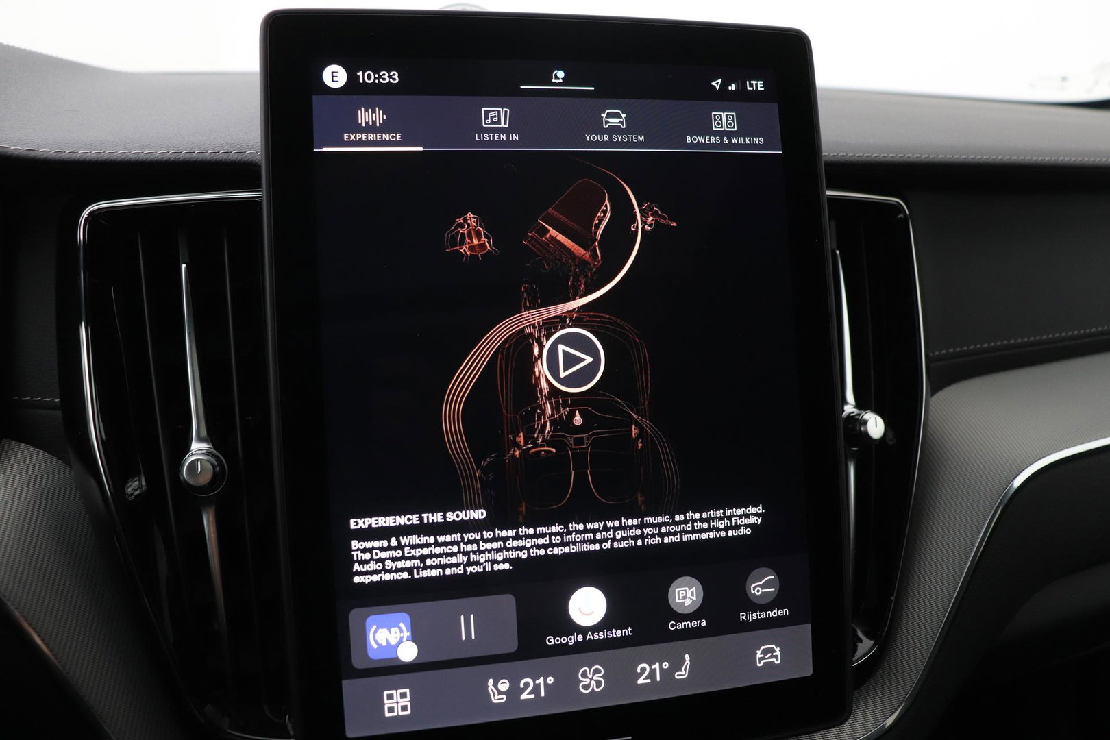 Volvo XC60 T6 Plus Black Edition | Luchtvering | Stoelventilatie | Bowers & Wilkins | Head-up | Stoelventilatie