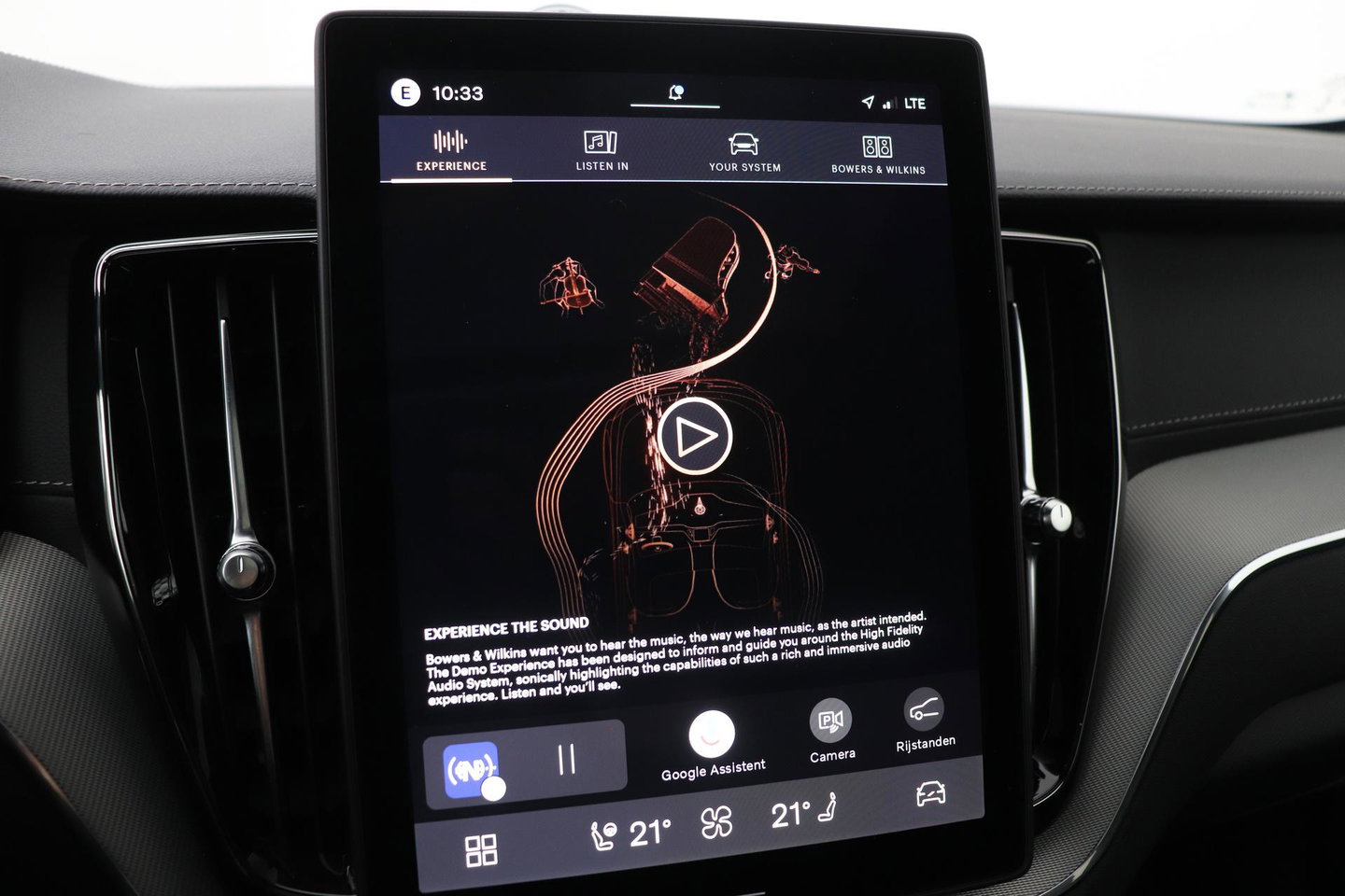 Volvo XC60 T6 Plus Black Edition | Luchtvering | Stoelventilatie | Bowers & Wilkins | Head-up | Stoelventilatie