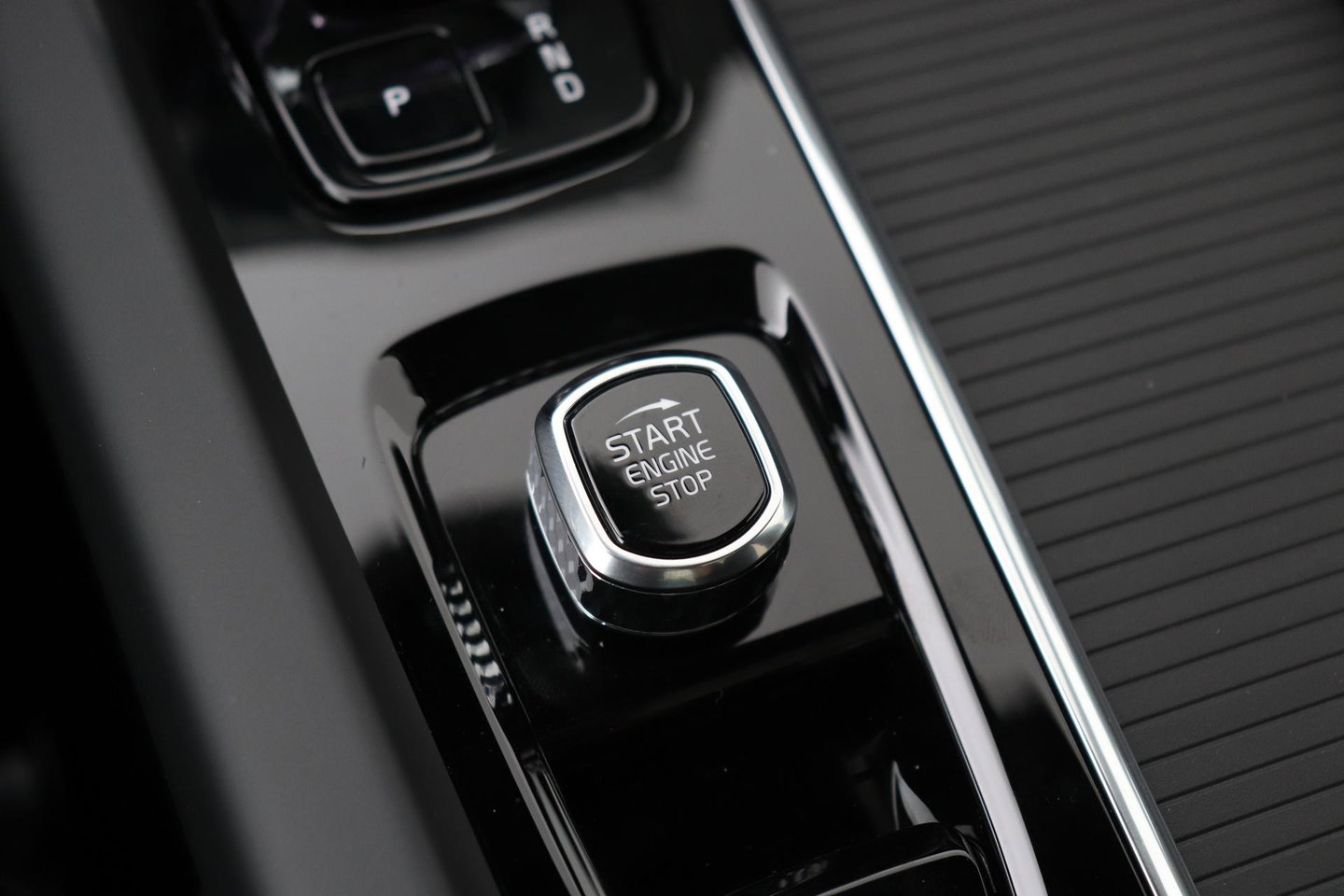 Volvo XC60 T6 Plus Black Edition | Luchtvering | Stoelventilatie | Bowers & Wilkins | Head-up | Stoelventilatie