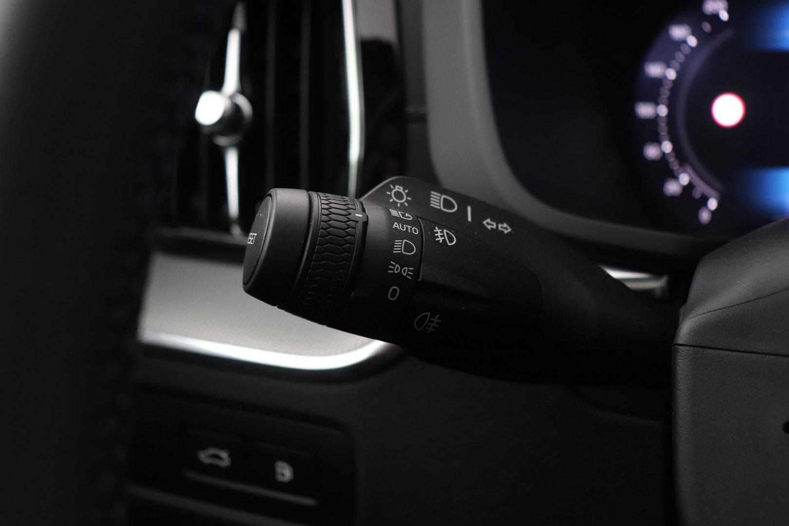 Volvo XC60 T6 Plus Black Edition | Luchtvering | Stoelventilatie | Bowers & Wilkins | Head-up | Stoelventilatie