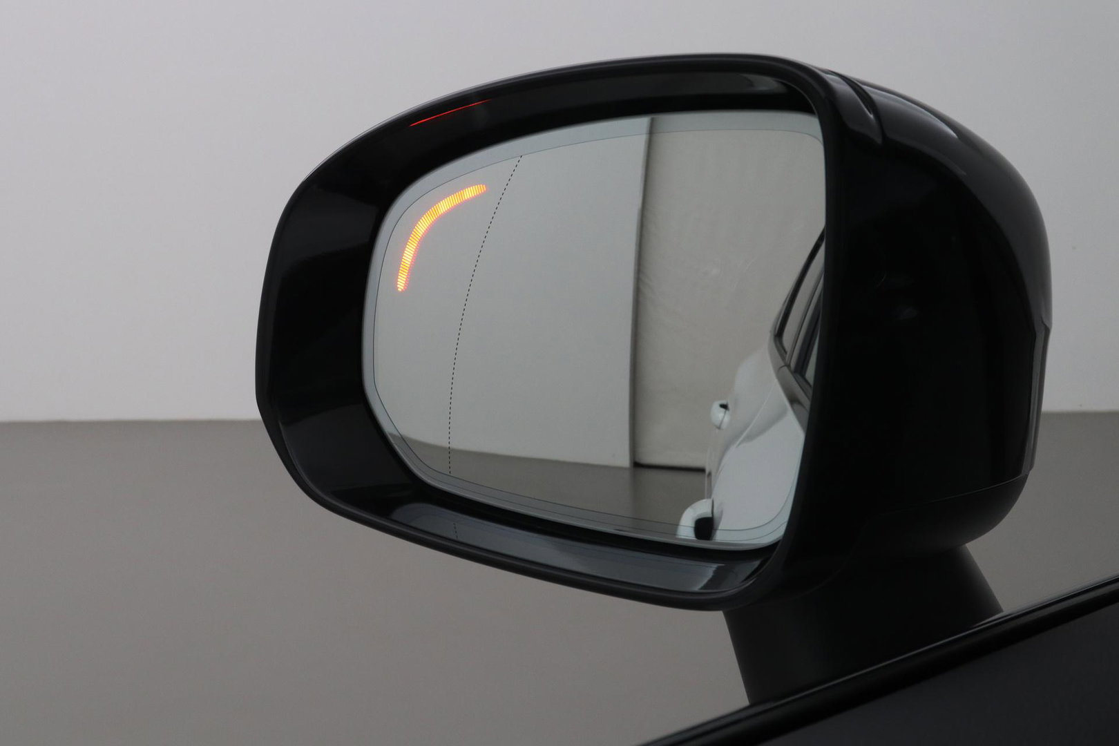 Volvo XC60 T6 Plus Black Edition | Luchtvering | Stoelventilatie | Bowers & Wilkins | Head-up | Stoelventilatie