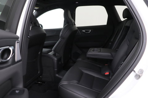 Volvo XC60 T6 Plus Black Edition | Luchtvering | Stoelventilatie | Bowers & Wilkins | Head-up | Stoelventilatie