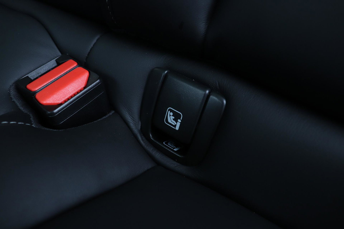 Volvo XC60 T6 Plus Black Edition | Luchtvering | Stoelventilatie | Bowers & Wilkins | Head-up | Stoelventilatie