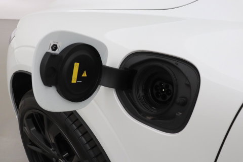 Volvo XC60 T6 Plus Black Edition | Luchtvering | Stoelventilatie | Bowers & Wilkins | Head-up | Stoelventilatie
