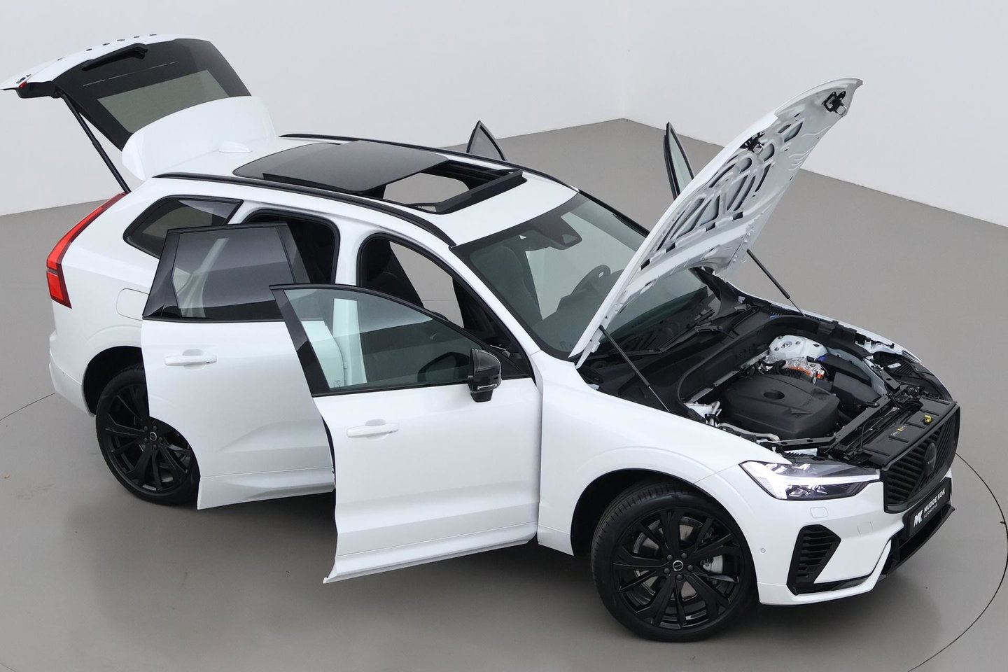 Volvo XC60 T6 Plus Black Edition | Luchtvering | Stoelventilatie | Bowers & Wilkins | Head-up | Stoelventilatie