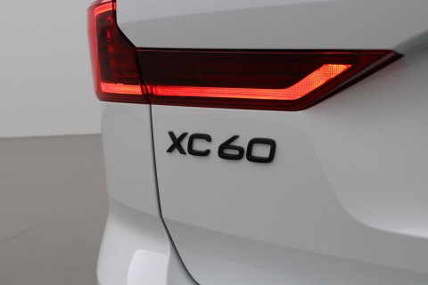 Volvo XC60 T6 Plus Black Edition | Luchtvering | Stoelventilatie | Bowers & Wilkins | Head-up | Stoelventilatie