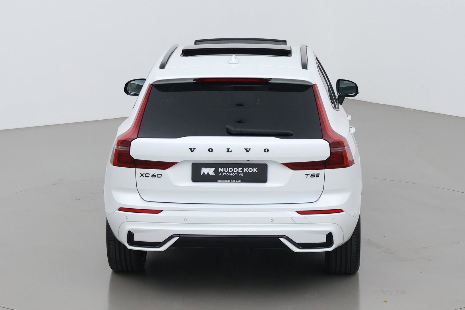 Volvo XC60 T6 Plus Black Edition | Luchtvering | Stoelventilatie | Bowers & Wilkins | Head-up | Stoelventilatie