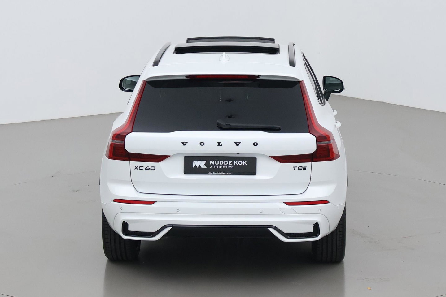 Volvo XC60 T6 Plus Black Edition | Luchtvering | Stoelventilatie | Bowers & Wilkins | Head-up | Stoelventilatie
