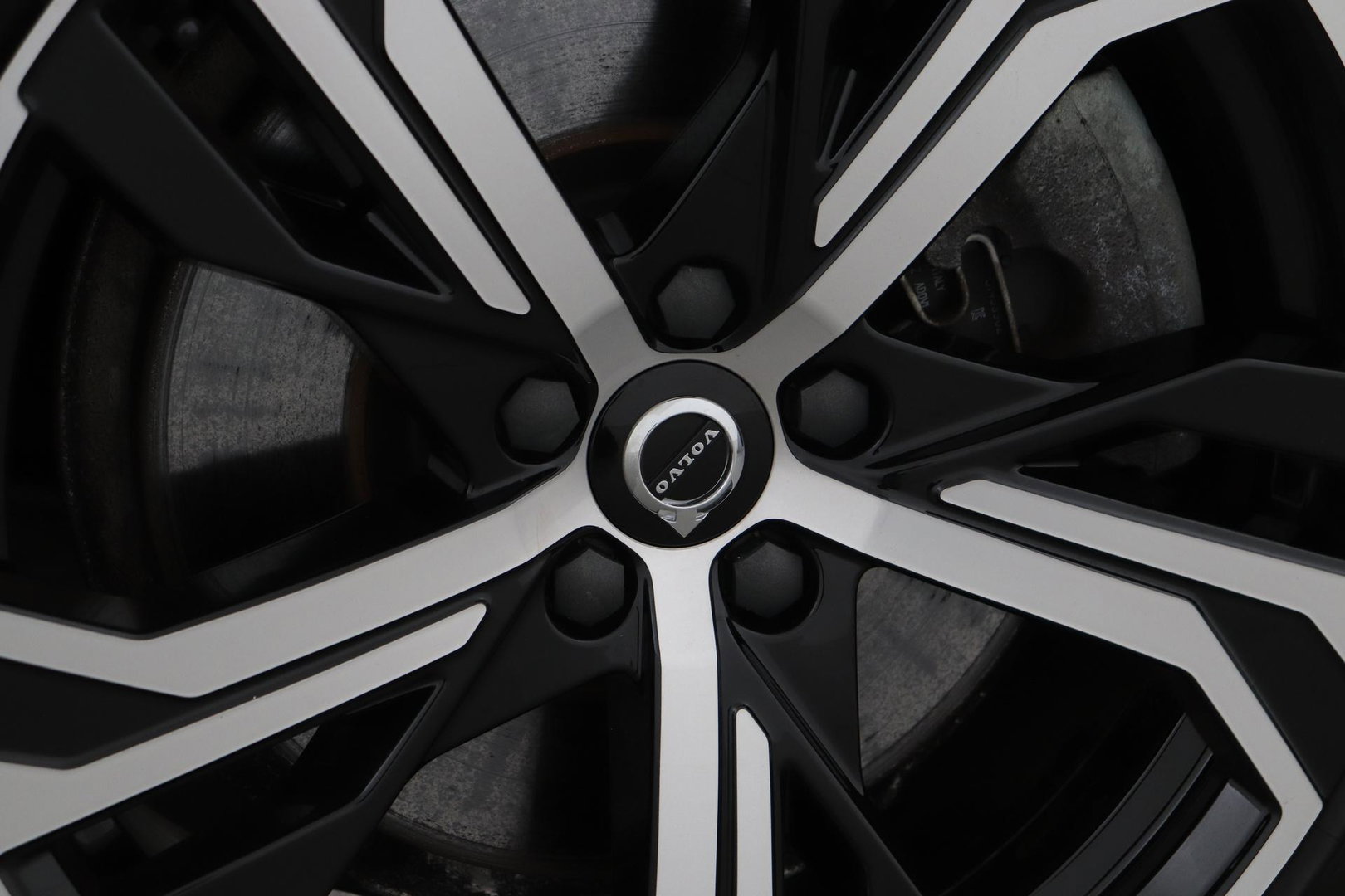 Volvo V60 2.0 T6 Twin Engine AWD R-Design | Trekhaak | Camera | 19 inch | Leder | Stoelverwarming