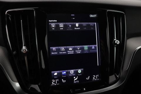 Volvo V60 2.0 T6 Twin Engine AWD R-Design | Trekhaak | Camera | 19 inch | Leder | Stoelverwarming