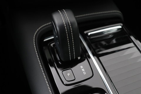 Volvo V60 2.0 T6 Twin Engine AWD R-Design | Trekhaak | Camera | 19 inch | Leder | Stoelverwarming