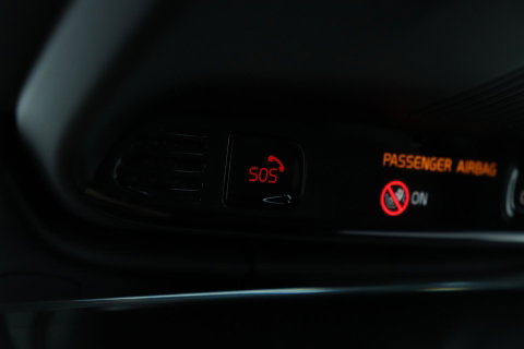 Volvo V60 2.0 T6 Twin Engine AWD R-Design | Trekhaak | Camera | 19 inch | Leder | Stoelverwarming
