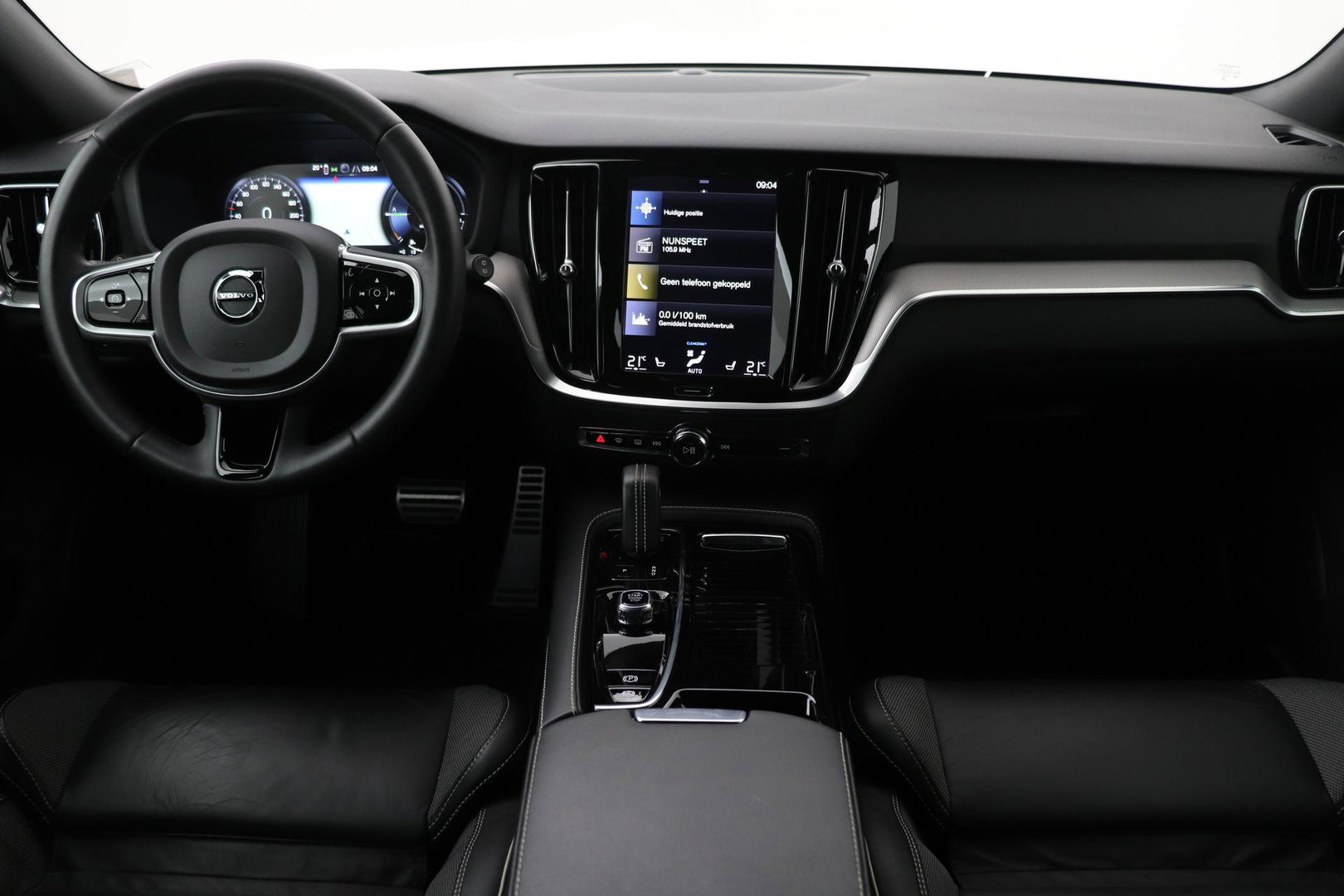 Volvo V60 2.0 T6 Twin Engine AWD R-Design | Trekhaak | Camera | 19 inch | Leder | Stoelverwarming