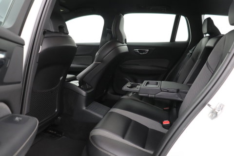 Volvo V60 2.0 T6 Twin Engine AWD R-Design | Trekhaak | Camera | 19 inch | Leder | Stoelverwarming