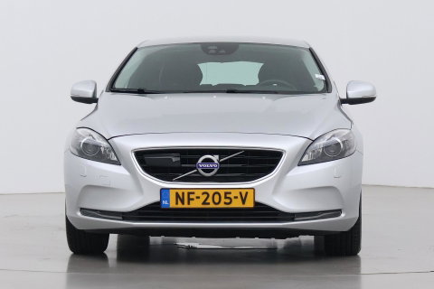 Volvo V40 2.0 D3 Momentum | Standkachel | Trekhaak | BLIS | 17 Inch