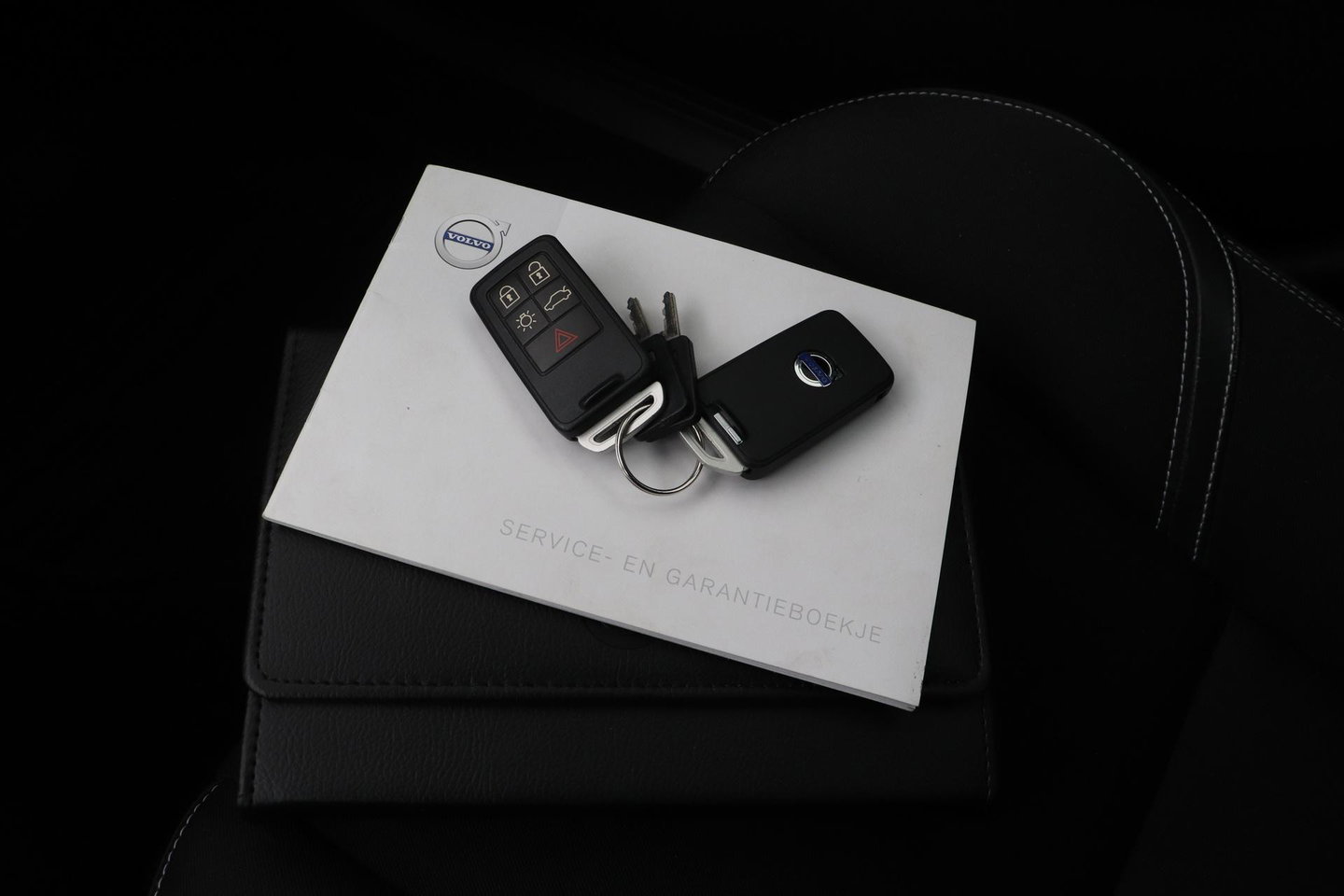 Volvo V40 2.0 D3 Momentum | Standkachel | Trekhaak | BLIS | 17 Inch