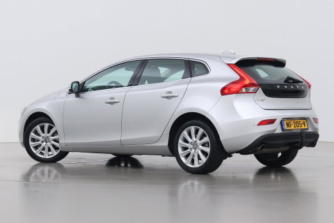 Volvo V40 2.0 D3 Momentum | Standkachel | Trekhaak | BLIS | 17 Inch