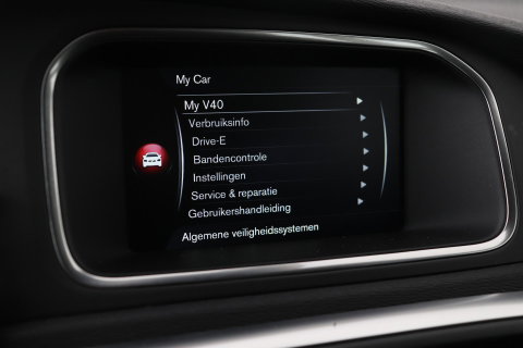 Volvo V40 2.0 D3 Momentum | Standkachel | Trekhaak | BLIS | 17 Inch