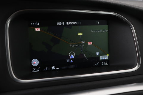 Volvo V40 2.0 D3 Momentum | Standkachel | Trekhaak | BLIS | 17 Inch