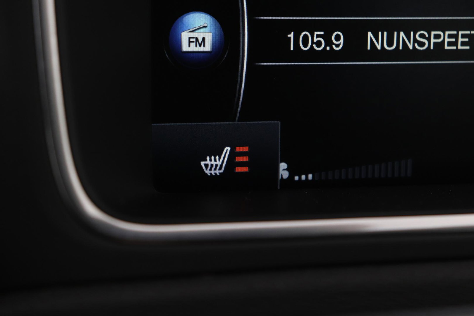 Volvo V40 2.0 D3 Momentum | Standkachel | Trekhaak | BLIS | 17 Inch