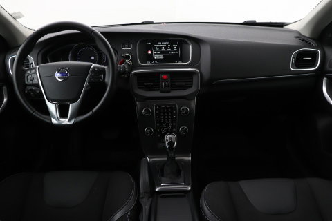 Volvo V40 2.0 D3 Momentum | Standkachel | Trekhaak | BLIS | 17 Inch