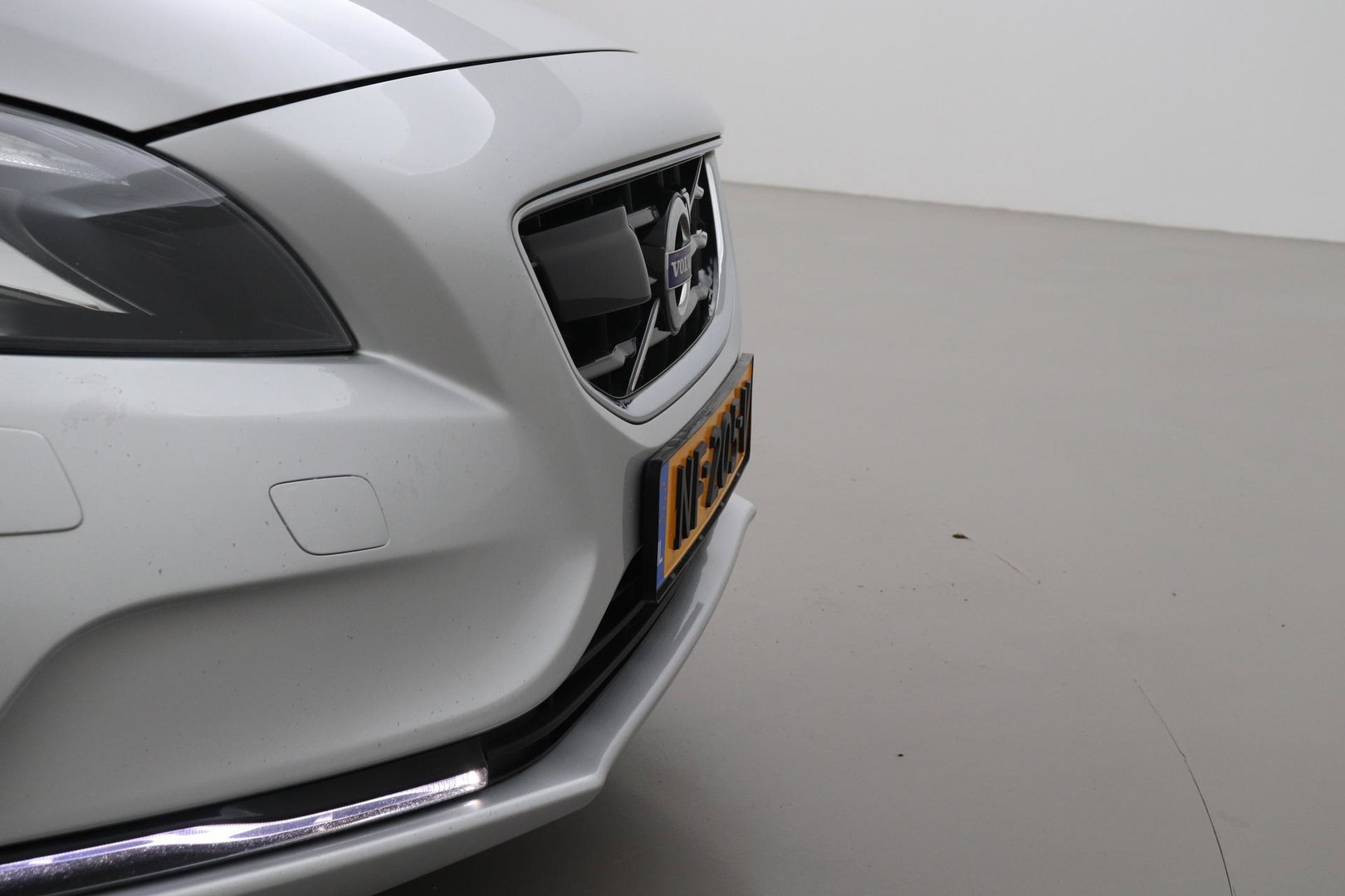 Volvo V40 2.0 D3 Momentum | Standkachel | Trekhaak | BLIS | 17 Inch
