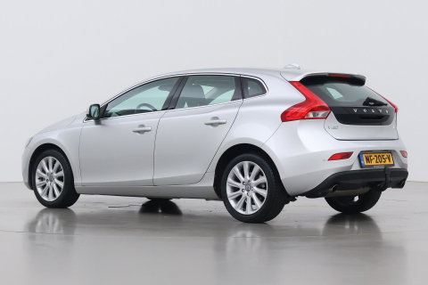 Volvo V40 2.0 D3 Momentum | Standkachel | Trekhaak | BLIS | 17 Inch