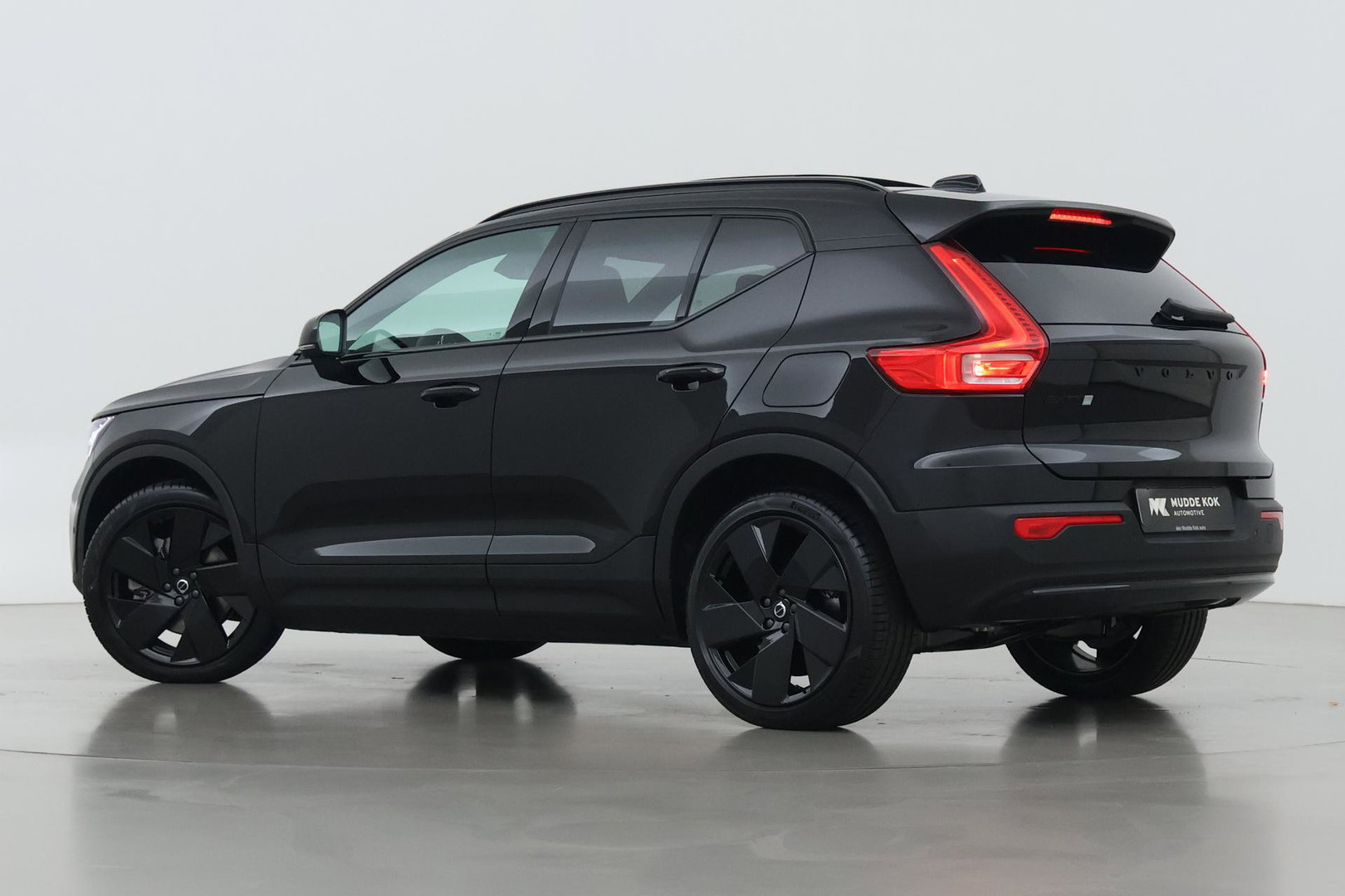 Volvo EX40 Single Motor Extended Range Plus Black Edition | 82 kWh | Panoramadak | Harman/Kardon | Camera