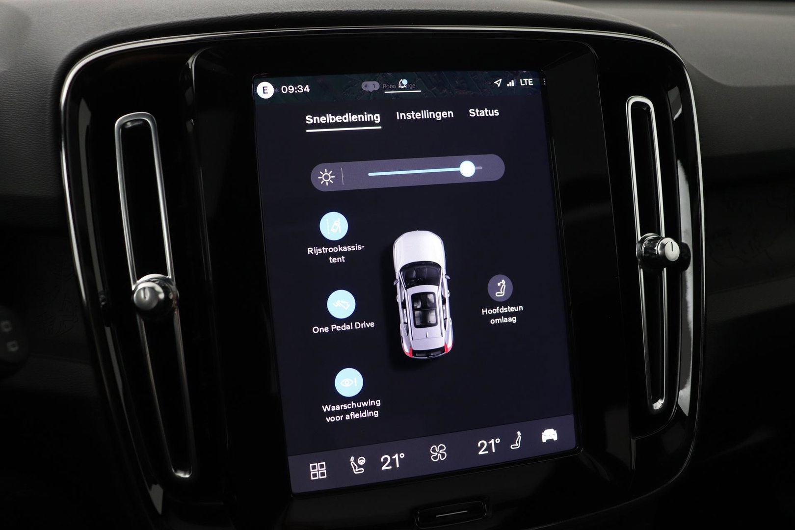Volvo EX40 Single Motor Extended Range Plus Black Edition | 82 kWh | Panoramadak | Harman/Kardon | Camera