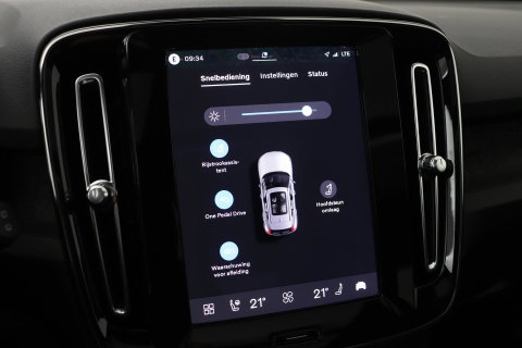 Volvo EX40 Single Motor Extended Range Plus Black Edition | 82 kWh | Panoramadak | Harman/Kardon | Camera