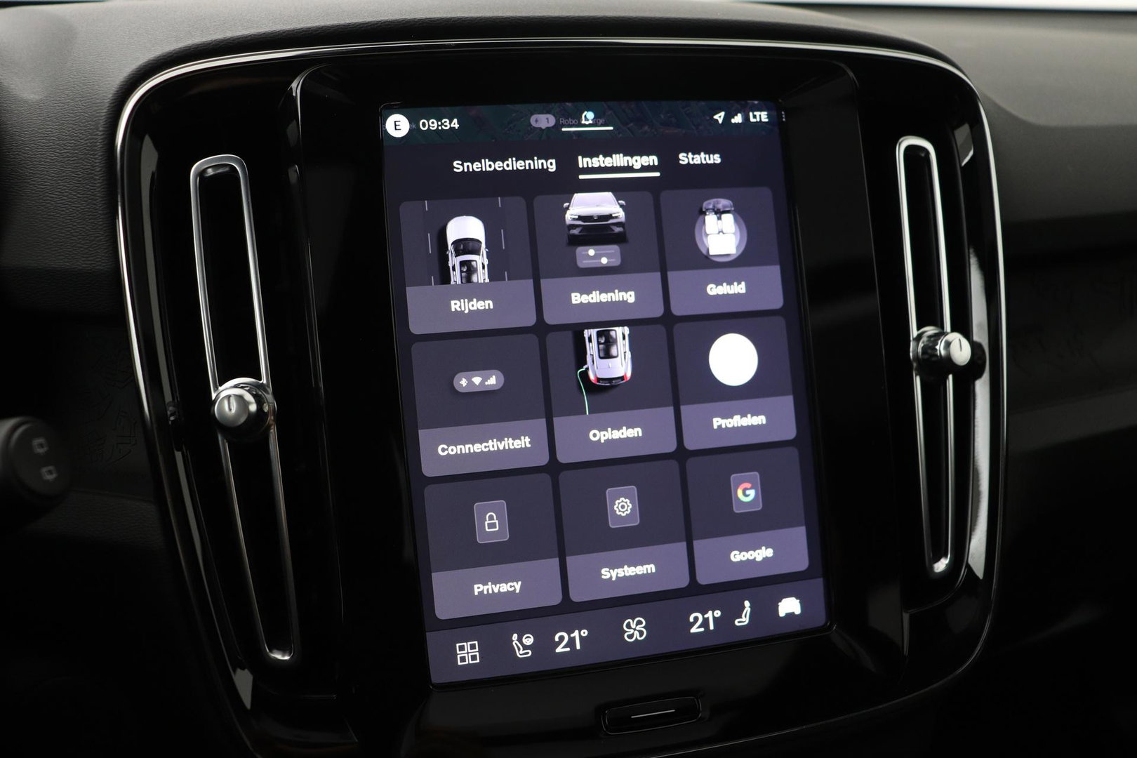 Volvo EX40 Single Motor Extended Range Plus Black Edition | 82 kWh | Panoramadak | Harman/Kardon | Camera