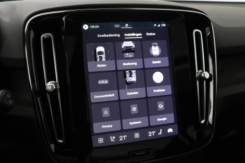 Volvo EX40 Single Motor Extended Range Plus Black Edition | 82 kWh | Panoramadak | Harman/Kardon | Camera