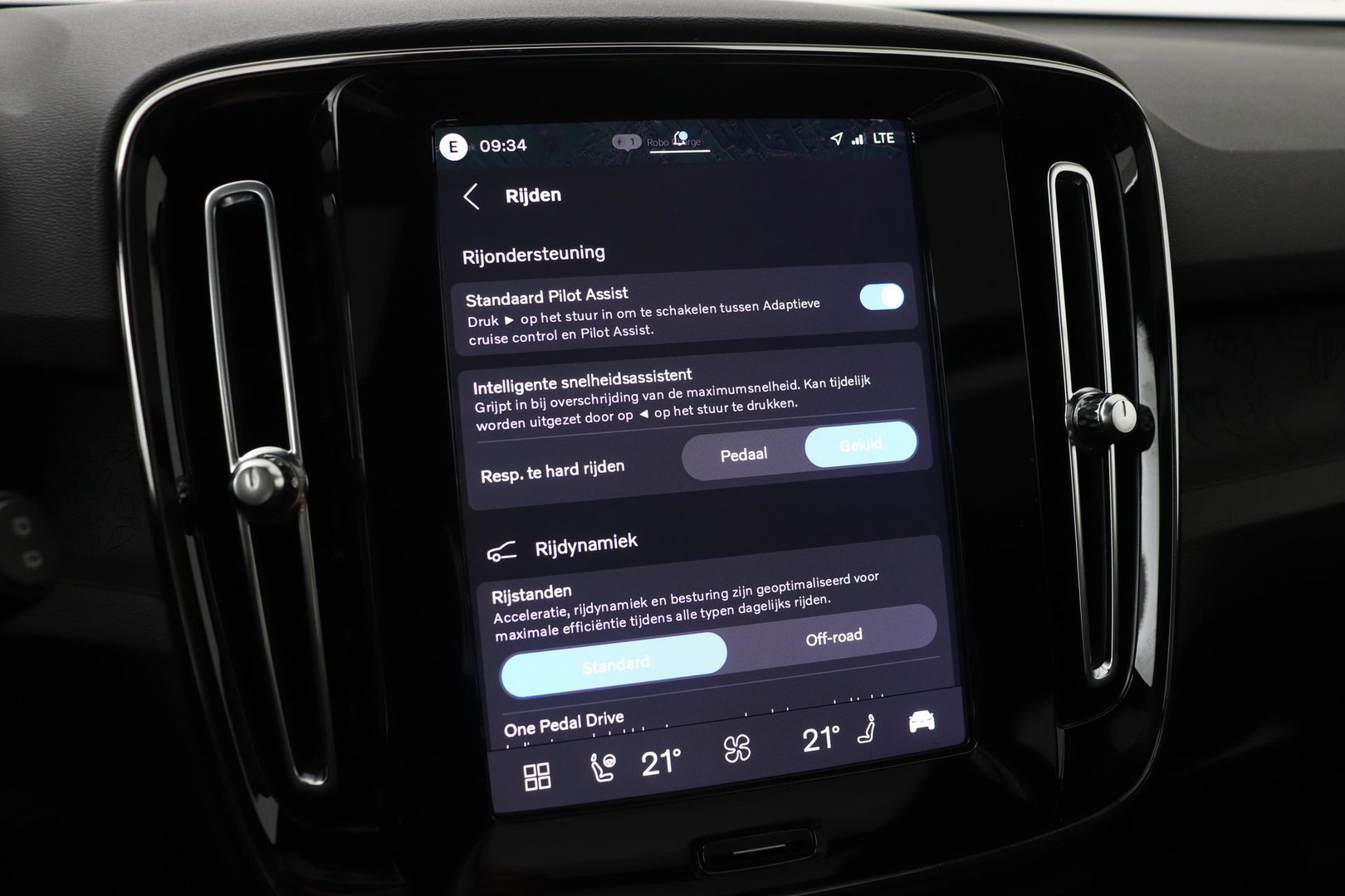 Volvo EX40 Single Motor Extended Range Plus Black Edition | 82 kWh | Panoramadak | Harman/Kardon | Camera