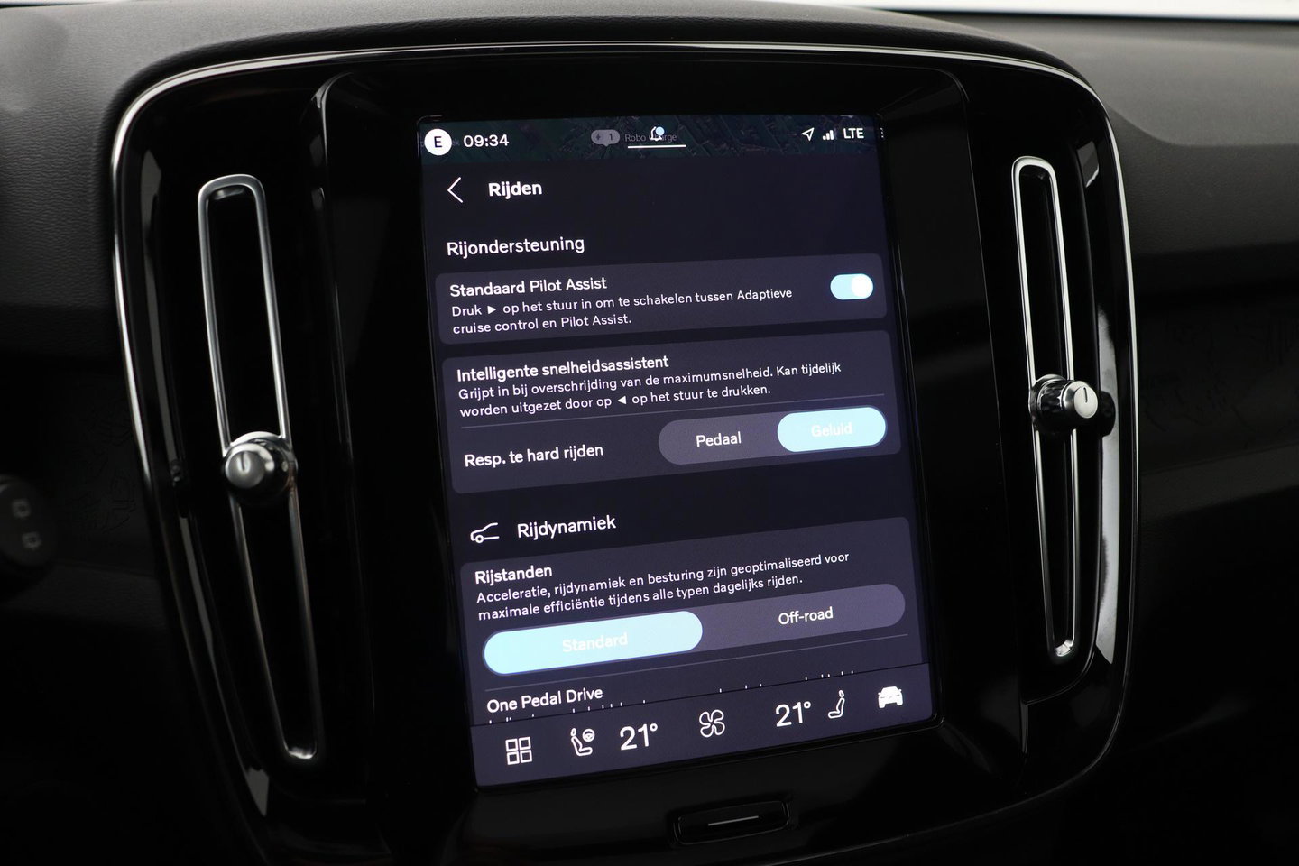 Volvo EX40 Single Motor Extended Range Plus Black Edition | 82 kWh | Panoramadak | Harman/Kardon | Camera