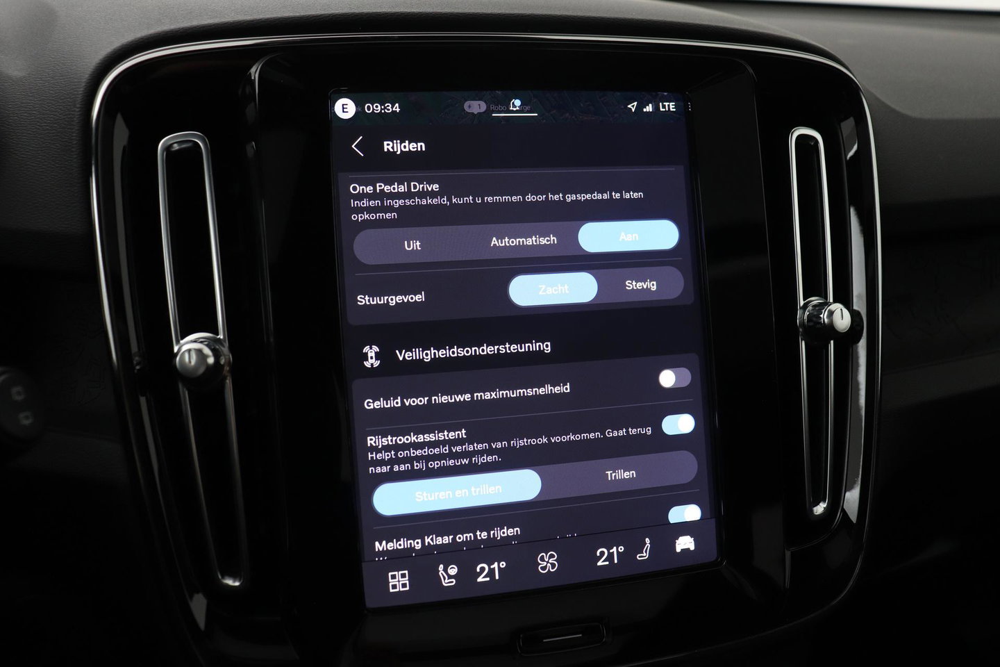 Volvo EX40 Single Motor Extended Range Plus Black Edition | 82 kWh | Panoramadak | Harman/Kardon | Camera