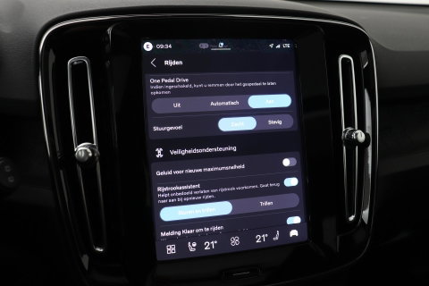 Volvo EX40 Single Motor Extended Range Plus Black Edition | 82 kWh | Panoramadak | Harman/Kardon | Camera