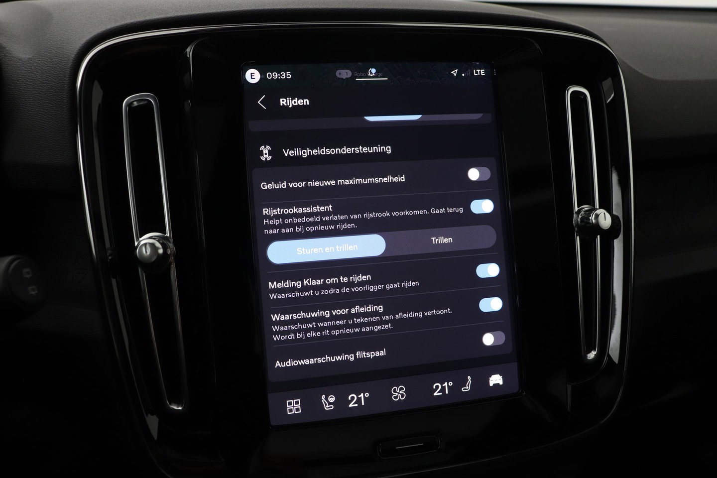Volvo EX40 Single Motor Extended Range Plus Black Edition | 82 kWh | Panoramadak | Harman/Kardon | Camera