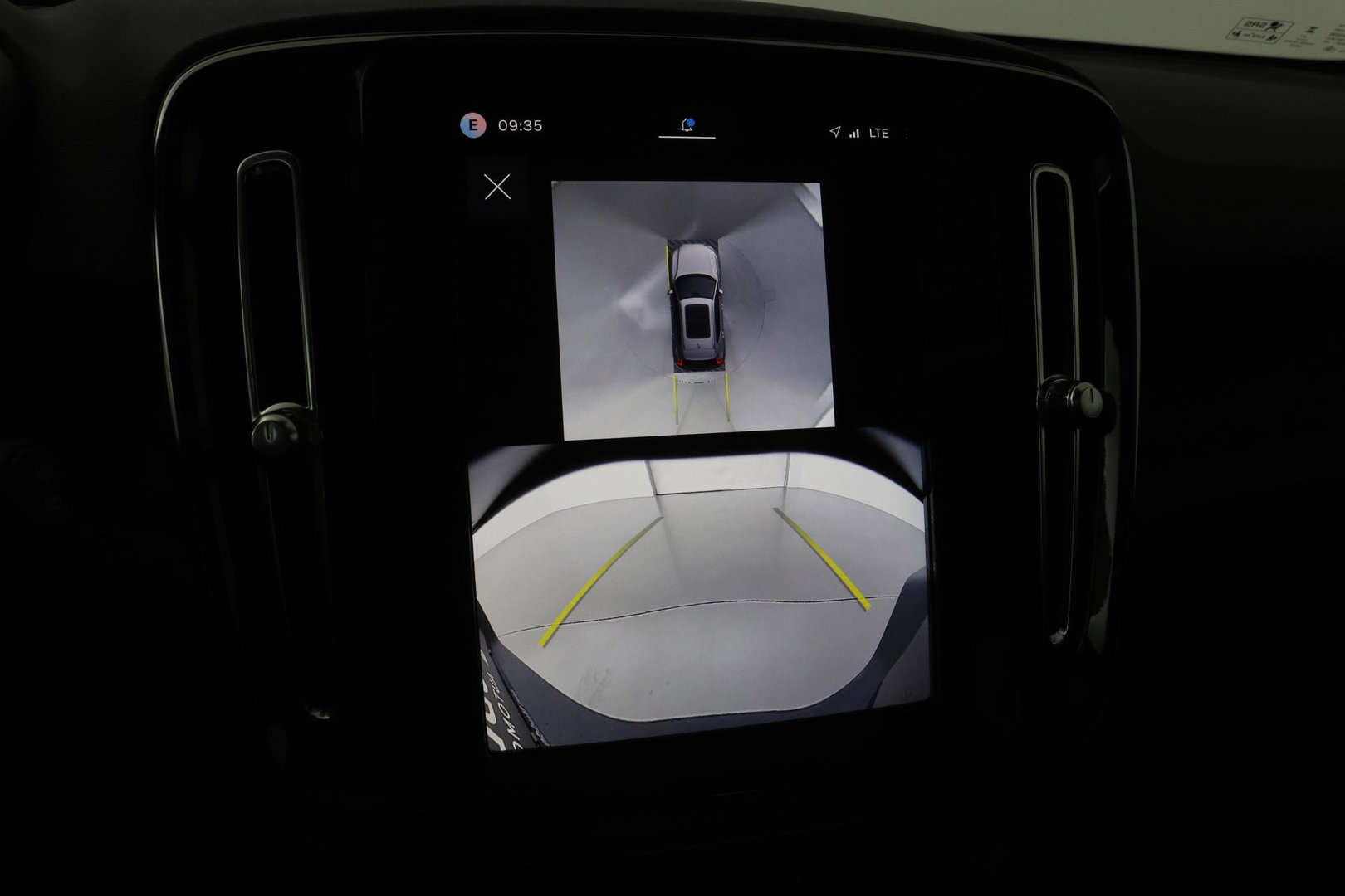 Volvo EX40 Single Motor Extended Range Plus Black Edition | 82 kWh | Panoramadak | Harman/Kardon | Camera