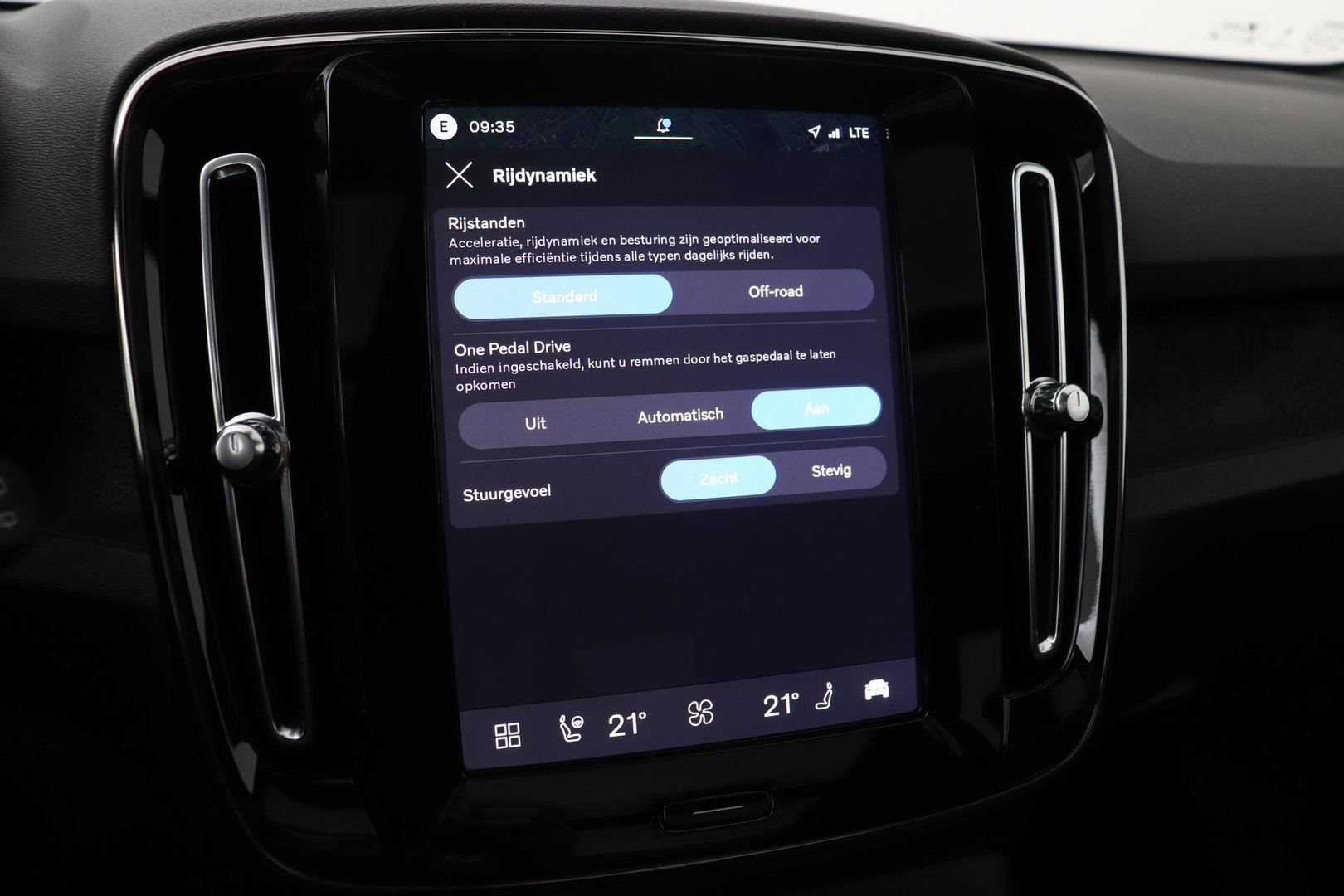 Volvo EX40 Single Motor Extended Range Plus Black Edition | 82 kWh | Panoramadak | Harman/Kardon | Camera