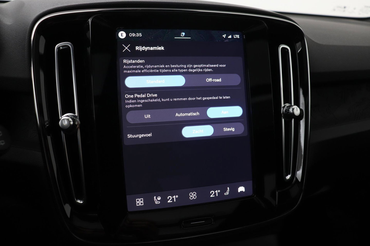 Volvo EX40 Single Motor Extended Range Plus Black Edition | 82 kWh | Panoramadak | Harman/Kardon | Camera