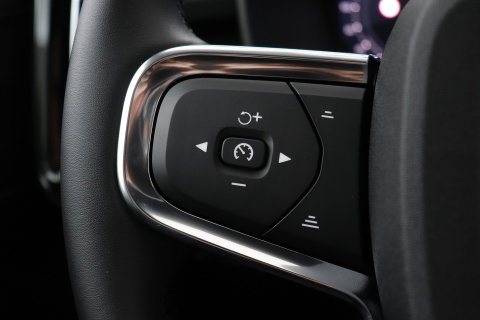 Volvo EX40 Single Motor Extended Range Plus Black Edition | 82 kWh | Panoramadak | Harman/Kardon | Camera