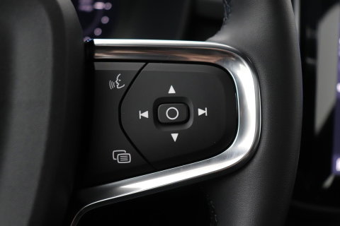 Volvo EX40 Single Motor Extended Range Plus Black Edition | 82 kWh | Panoramadak | Harman/Kardon | Camera